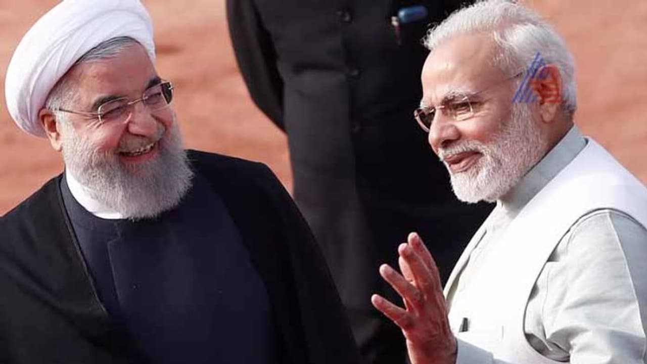 ಆಯ್ತ್ರಪ್ಪಾ ನಿಮ್ ದುಡ್ಡೇ ಕೊಡಿ: ಇರಾನ್ಗೆ 'ಅರ್ಥ'ವಾದರು ಮೋದಿ! ಆಯ್ತ್ರಪ್ಪಾ ನಿಮ್ ದುಡ್ಡೇ ಕೊಡಿ: ಇರಾನ್ಗೆ 'ಅರ್ಥ'ವಾದರು ಮೋದಿ!