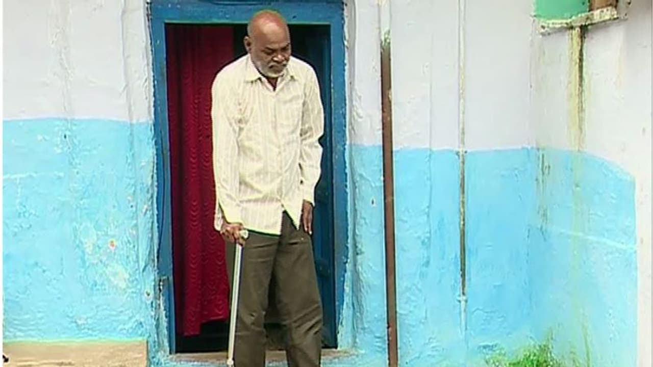 BIG 3 | 25 ವರ್ಷ ಸೇವೆ ಸಲ್ಲಿಸಿದ ನೌಕರನ ಕೈಗೆ ಚಿಪ್ಪು ಕೊಟ್ಟ ಸರ್ಕಾರ! BIG 3 | 25 ವರ್ಷ ಸೇವೆ ಸಲ್ಲಿಸಿದ ನೌಕರನ ಕೈಗೆ ಚಿಪ್ಪು ಕೊಟ್ಟ ಸರ್ಕಾರ!