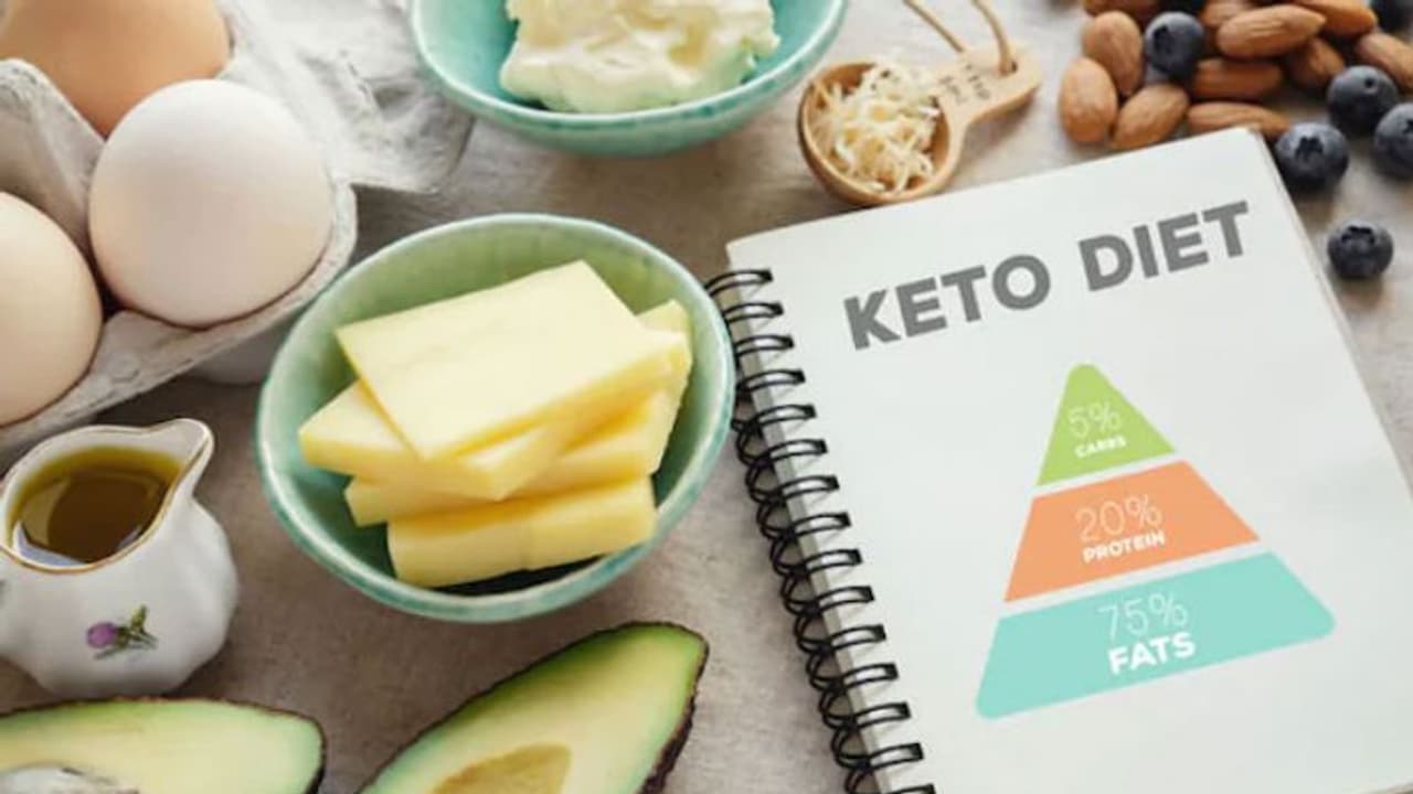 Keto Diet Recipes: আপনি যদি কেটো ডায়েট ফলো করেন তবে রাখতে পারেন এই স্ন্যাক্সগুলি Keto Diet Recipes: আপনি যদি কেটো ডায়েট ফলো করেন তবে রাখতে পারেন এই স্ন্যাক্সগুলি