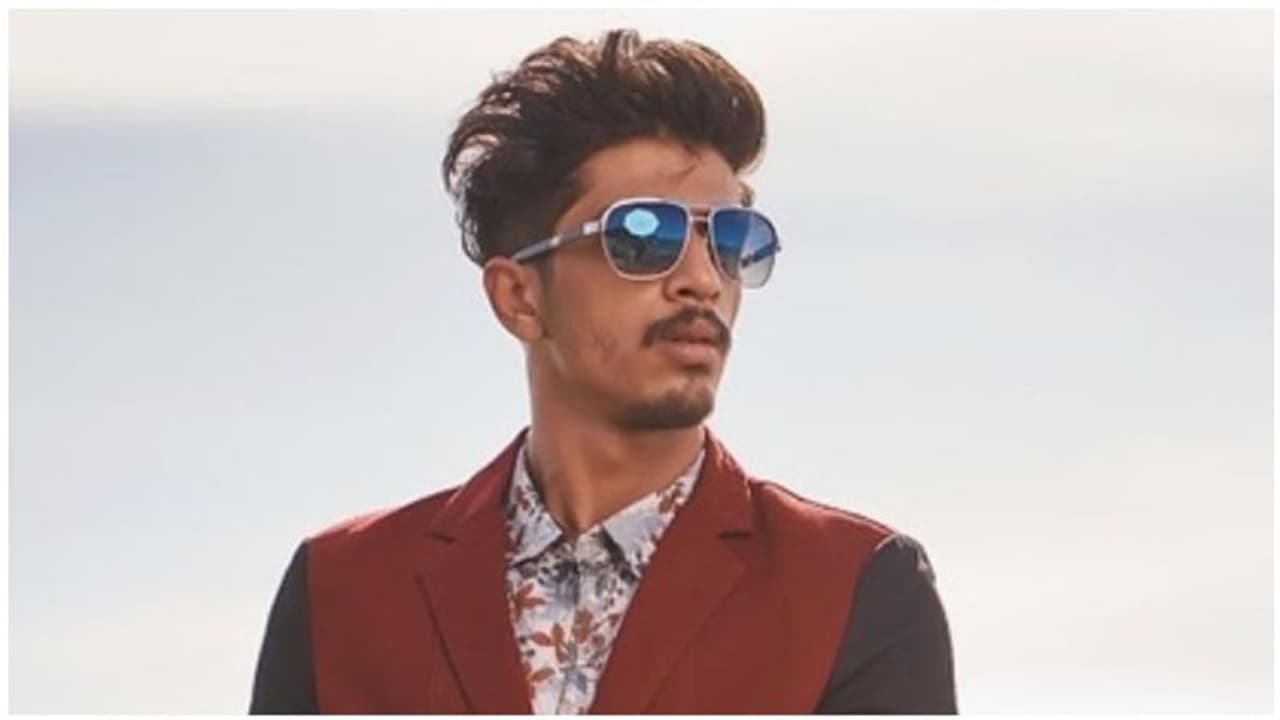 ஹீரோவானார் பிக்பாஸ் ஷாரிக்! கதாநாயகியாக மிஸ் குளோபல் அழகி!