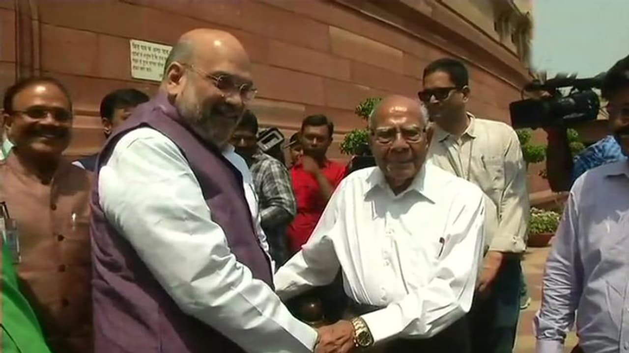 ಜೇಠ್ಮಲಾನಿ ಉಚ್ಛಾಟಿಸಿದ್ದಕ್ಕೆ ಶಾ ವಿಷಾದ: 5 ವರ್ಷದ ಕಾನೂನು ಸಮರ ಅಂತ್ಯ ಜೇಠ್ಮಲಾನಿ ಉಚ್ಛಾಟಿಸಿದ್ದಕ್ಕೆ ಶಾ ವಿಷಾದ: 5 ವರ್ಷದ ಕಾನೂನು ಸಮರ ಅಂತ್ಯ