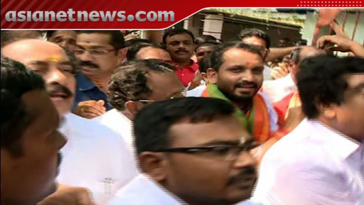 22 ദിവസങ്ങള്ക്ക് ശേഷം കെ സുരേന്ദ്രൻ ജയില് മോചിതനായി; വന്സ്വീകരണം ഒരുക്കി ബി ജെ പി 22 ദിവസങ്ങള്ക്ക് ശേഷം കെ സുരേന്ദ്രൻ ജയില് മോചിതനായി; വന്സ്വീകരണം ഒരുക്കി ബി ജെ പി