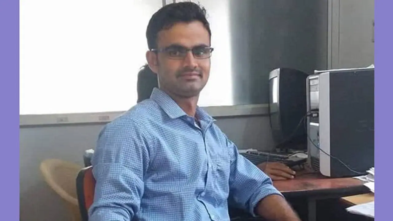 ಬಿಇಒ ಕಚೇರಿಯಲ್ಲೇ ಅಶ್ಲೀಲ ವಿಡಿಯೋ ವೀಕ್ಷಣೆ ಬಿಇಒ ಕಚೇರಿಯಲ್ಲೇ ಅಶ್ಲೀಲ ವಿಡಿಯೋ ವೀಕ್ಷಣೆ