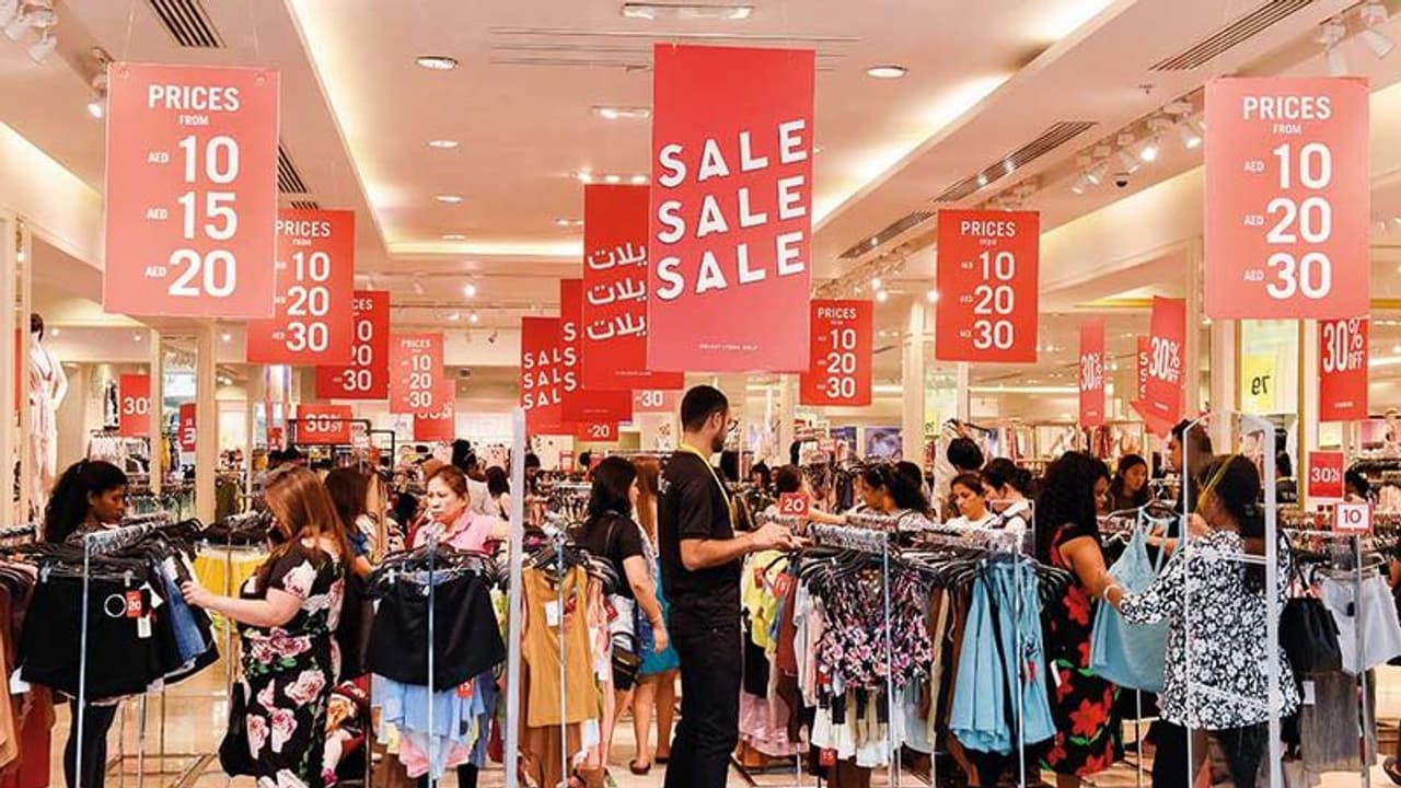 ദുബായില് 90 ശതമാനം വിലക്കുറവോടെ മൂന്ന് ദിവസത്തെ മെഗാ സെയില് വരുന്നു ദുബായില് 90 ശതമാനം വിലക്കുറവോടെ മൂന്ന് ദിവസത്തെ മെഗാ സെയില് വരുന്നു