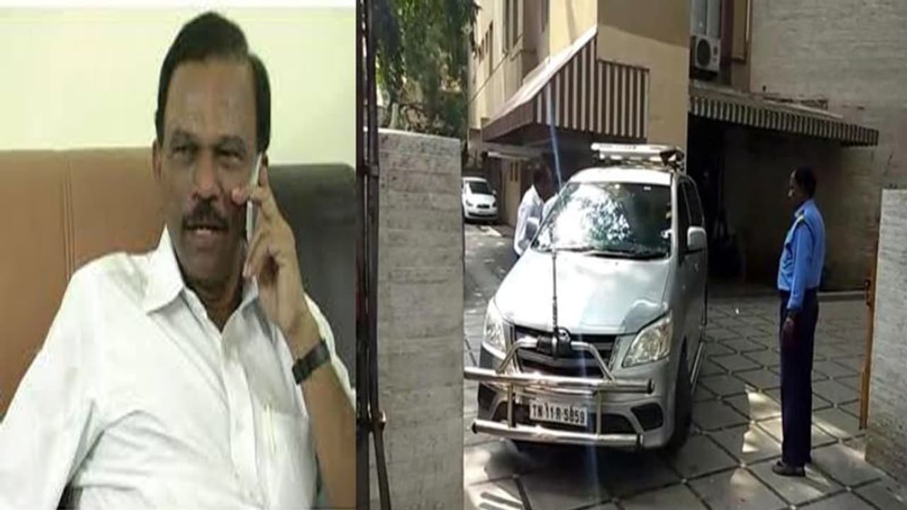 టీడీపీకి షాక్: ఎమ్మెల్సీ మాగుంట కంపెనీలపై ఐటీ దాడులు టీడీపీకి షాక్: ఎమ్మెల్సీ మాగుంట కంపెనీలపై ఐటీ దాడులు