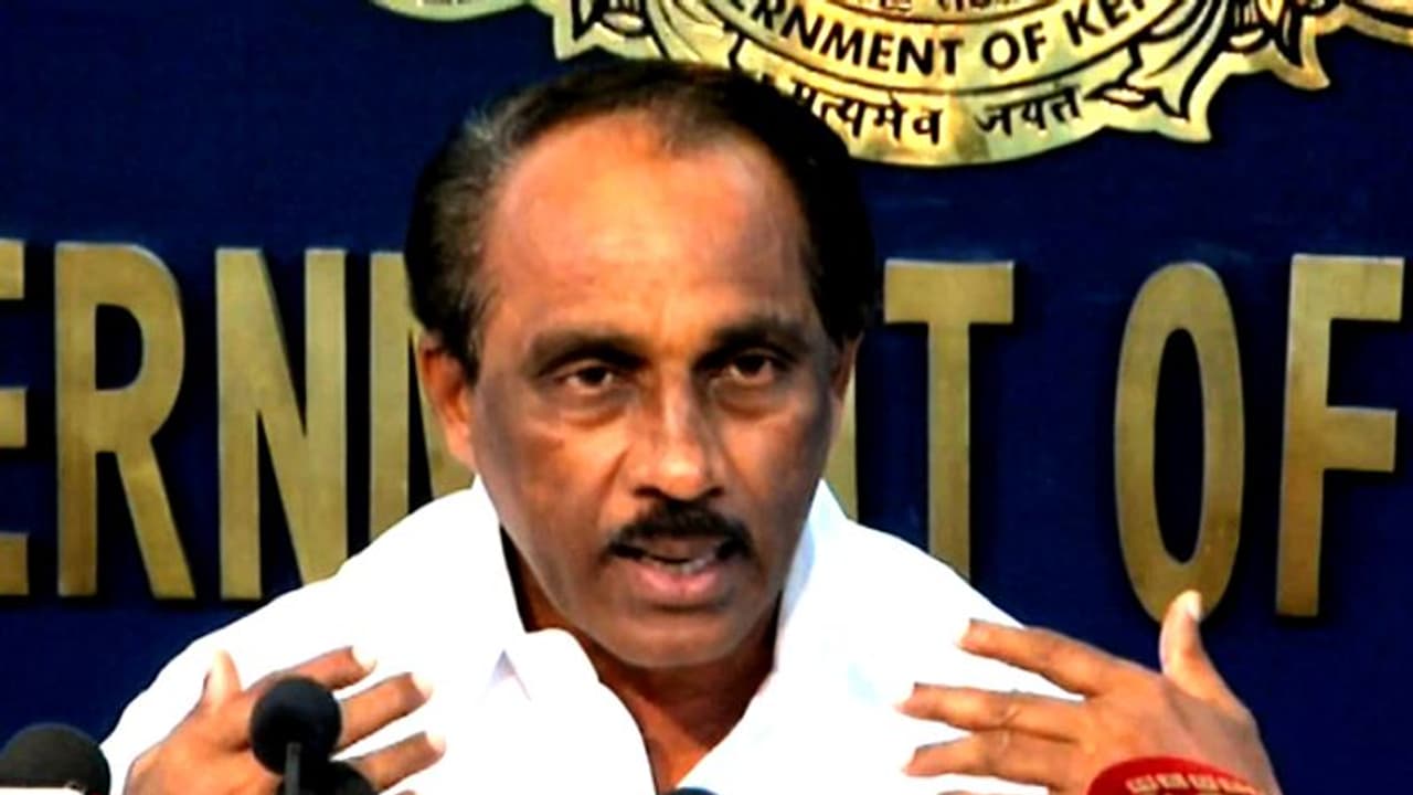 'കട്ടവനെ കിട്ടിയില്ലെങ്കിൽ കിട്ടിയവനെ പിടിക്കുന്ന രീതി'; മരംമുറി വിവാദത്തില് കെ ബാബു 'കട്ടവനെ കിട്ടിയില്ലെങ്കിൽ കിട്ടിയവനെ പിടിക്കുന്ന രീതി'; മരംമുറി വിവാദത്തില് കെ ബാബു