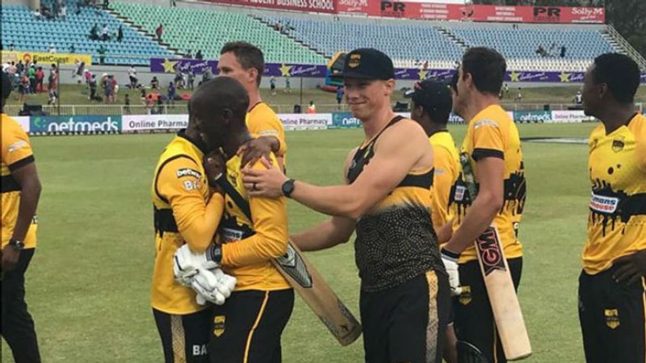 ജയിക്കാന്‍ രണ്ട് പന്തില്‍ 12 റണ്‍സ്; ഒരു പന്തില്‍ 13 റണ്‍സടിച്ച് വാലറ്റക്കാരന്‍