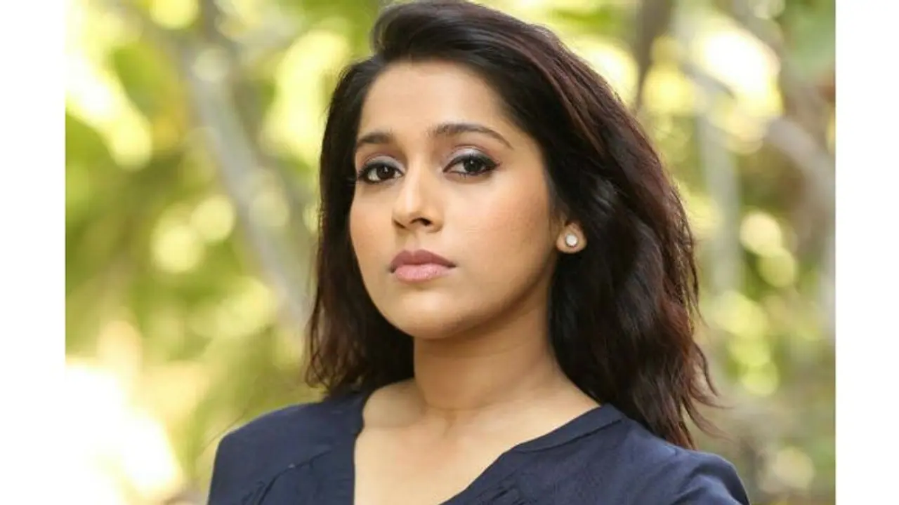 అంత డబ్బిస్తే రాత్రికి గడుపుతావా..? రష్మిని అడిగిన నెటిజన్!