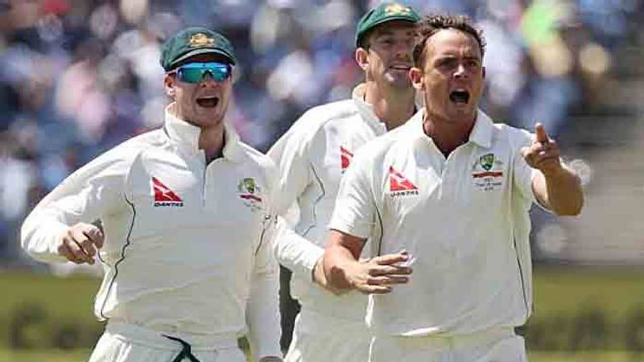 అడిలైడ్ టెస్ట్: ఆసీస్ టార్గెట్ 323 అడిలైడ్ టెస్ట్: ఆసీస్ టార్గెట్ 323