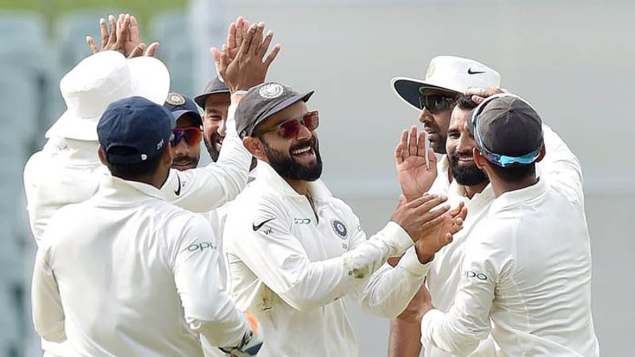 പതറാതെ മാര്ഷും ഹെഡും; അഡ്ലെയ്ഡ് ടെസ്റ്റ് ആവേശകരമായ അന്ത്യത്തിലേക്ക് പതറാതെ മാര്ഷും ഹെഡും; അഡ്ലെയ്ഡ് ടെസ്റ്റ് ആവേശകരമായ അന്ത്യത്തിലേക്ക്