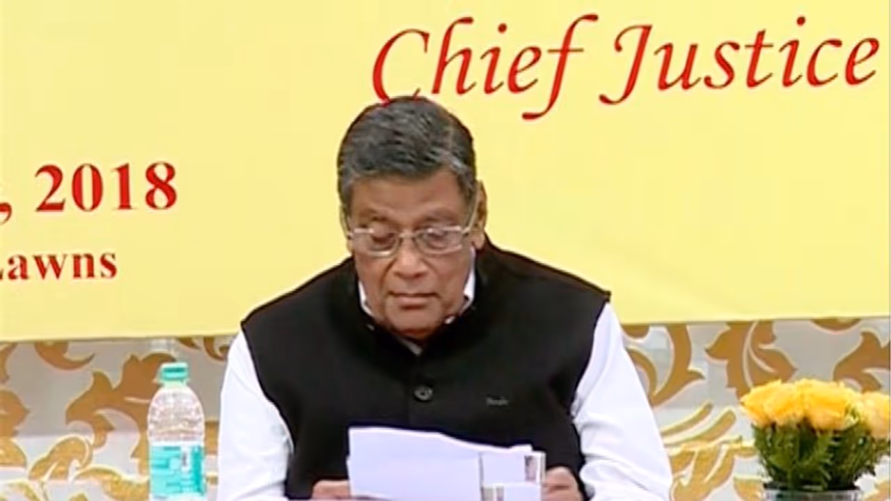 ശബരിമല വിധിക്കെതിരെ വീണ്ടും എജി; 'കോടതി ഇടപെട്ടില്ലെങ്കിൽ രാജ്യം നശിക്കില്ല' ശബരിമല വിധിക്കെതിരെ വീണ്ടും എജി; 'കോടതി ഇടപെട്ടില്ലെങ്കിൽ രാജ്യം നശിക്കില്ല'