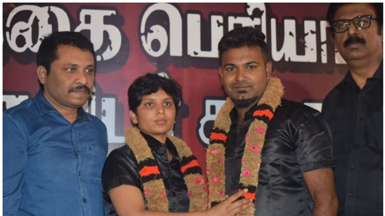 ഒരിക്കൽ ദുരഭിമാനക്കൊലയുടെ ഇര, ഇന്ന് ജാതിവിരുദ്ധപോരാട്ടങ്ങളുടെ മുഖം: കൗസല്യ വീണ്ടും വിവാഹിതയായി ഒരിക്കൽ ദുരഭിമാനക്കൊലയുടെ ഇര, ഇന്ന് ജാതിവിരുദ്ധപോരാട്ടങ്ങളുടെ മുഖം: കൗസല്യ വീണ്ടും വിവാഹിതയായി