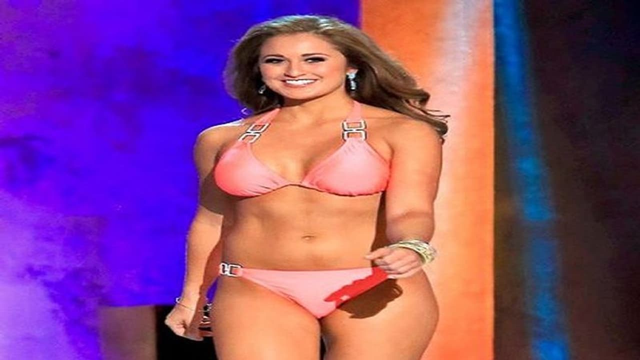 ವಿದ್ಯಾರ್ಥಿಗೆ ತನ್ನದೇ ನಗ್ನ ಪೋಟೋ ಕಳಿಸಿ ಸಿಕ್ಕಾಕೊಂಡ ರೂಪದರ್ಶಿ! ವಿದ್ಯಾರ್ಥಿಗೆ ತನ್ನದೇ ನಗ್ನ ಪೋಟೋ ಕಳಿಸಿ ಸಿಕ್ಕಾಕೊಂಡ ರೂಪದರ್ಶಿ!