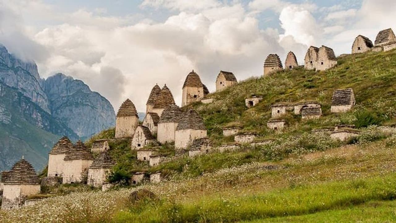മനുഷ്യരെ ഭയപ്പെടുത്തുന്ന 'മരിച്ചവരുടെ നഗരം' മനുഷ്യരെ ഭയപ്പെടുത്തുന്ന 'മരിച്ചവരുടെ നഗരം'