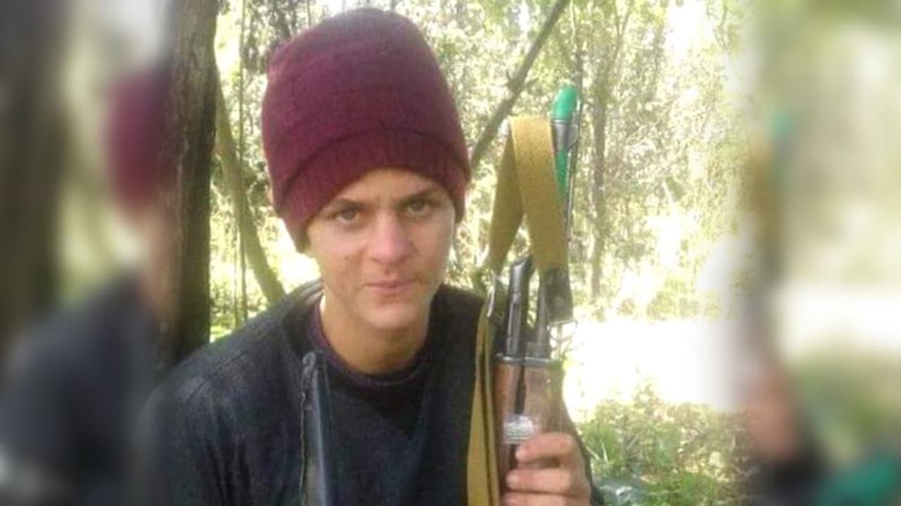 Kashmir: Security forces hunt down 3 Lashkar e Toiba terrorists, including 14 year old 'poster boy'