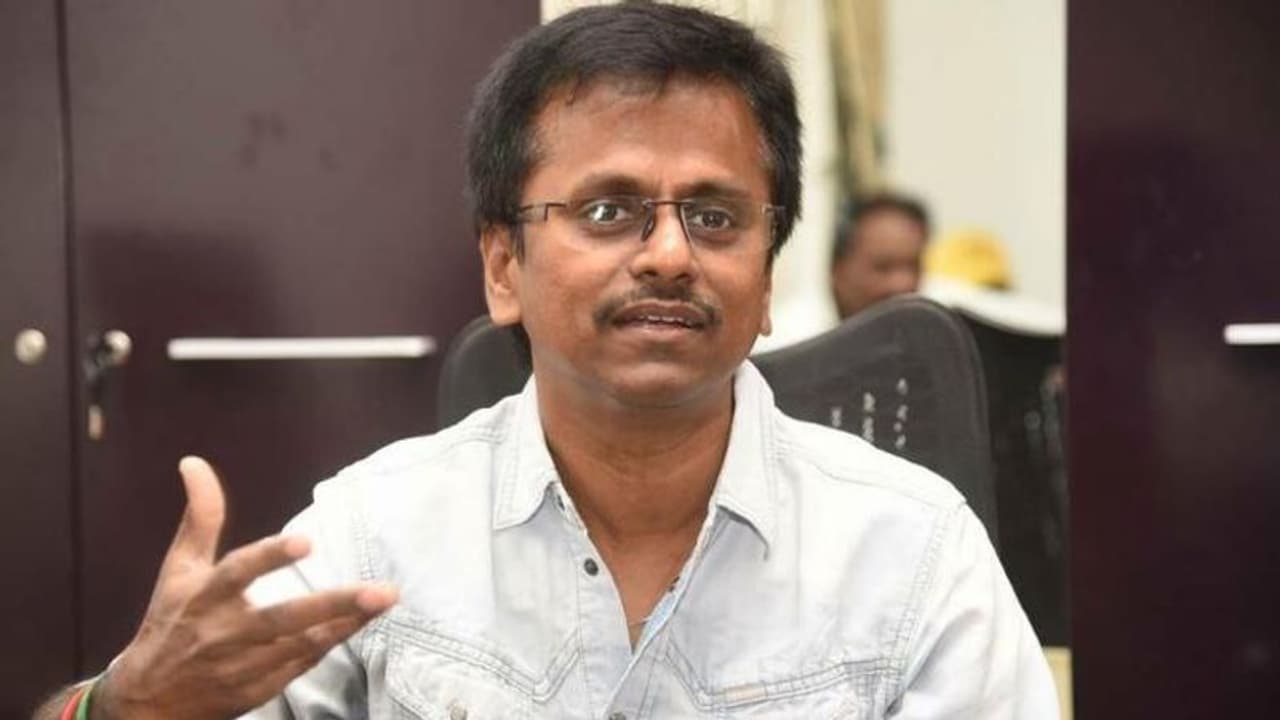 ஏ.ஆர்.முருகதாஸை கைது செய்ய கூடாது! உயர்தீதி மன்றம் அதிரடி! ஏ.ஆர்.முருகதாஸை கைது செய்ய கூடாது! உயர்தீதி மன்றம் அதிரடி!