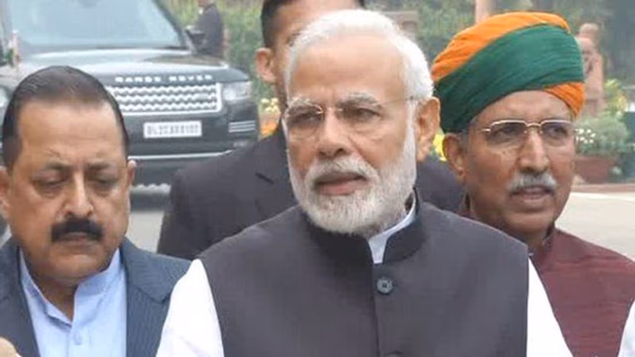 PM Modi's appeal for cooperation in winter session of Parliament falls on opposition's deaf ears