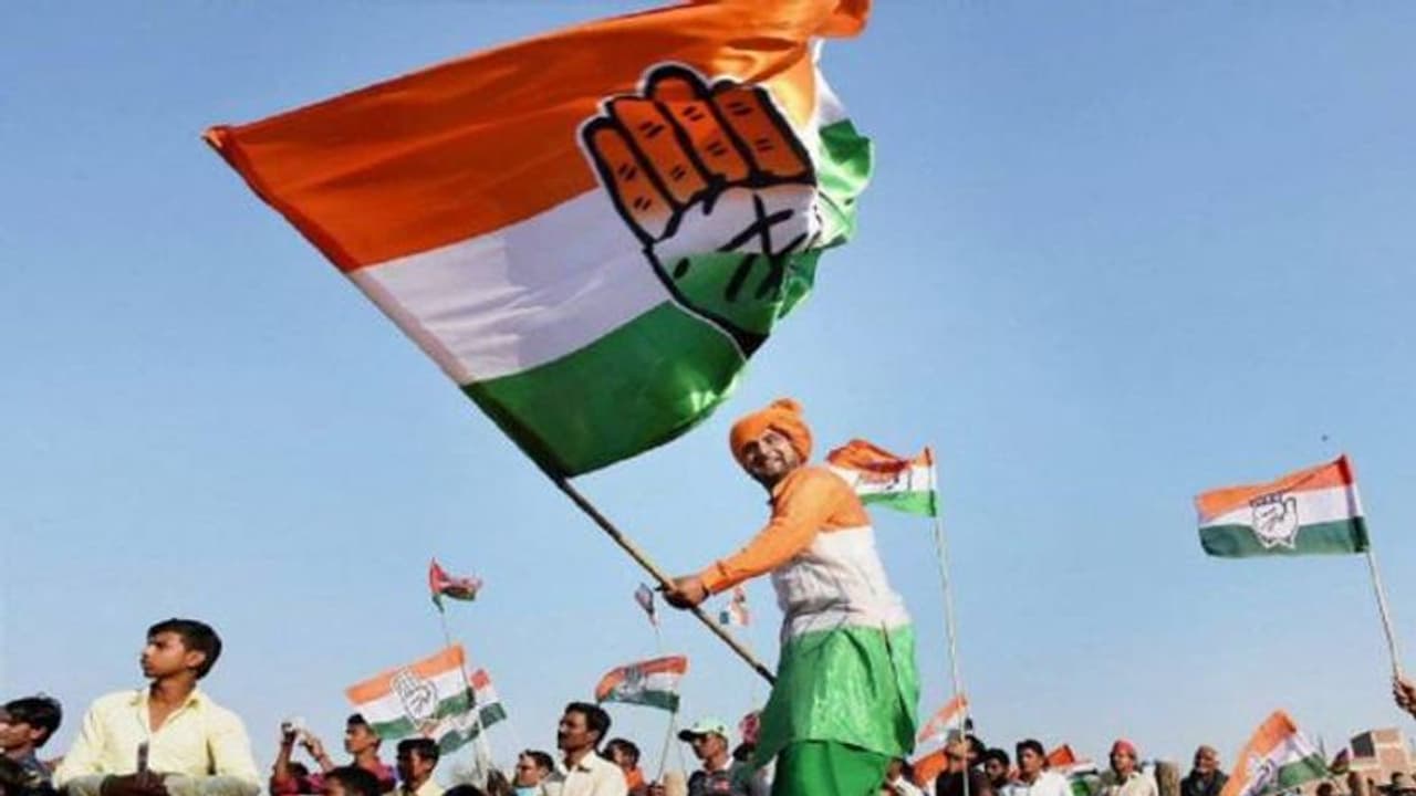 ಕಾಂಗ್ರೆಸಲ್ಲಿ 3 ಬಣ ಬಂಡಾಯ : ಸಚಿವ ಸ್ಥಾನದಿಂದ ಯಾರು ಔಟ್ ಯಾರು ಇನ್