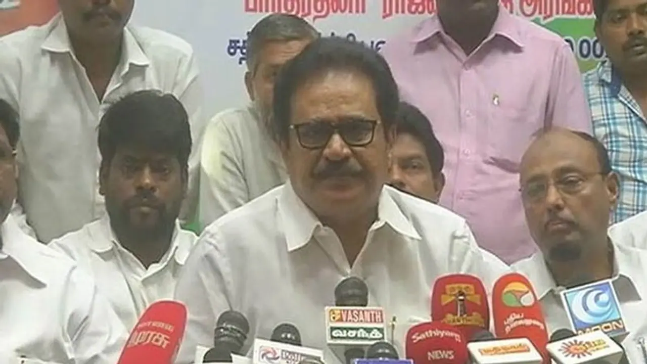 நல்ல தண்ணீர் இருக்கும் வடமாநிலங்களிலேயே தாமரை மலரவில்லை, இங்கு எப்படி மலரும்? திருநாவுக்கரசர் நக்கல்! நல்ல தண்ணீர் இருக்கும் வடமாநிலங்களிலேயே தாமரை மலரவில்லை, இங்கு எப்படி மலரும்? திருநாவுக்கரசர் நக்கல்!