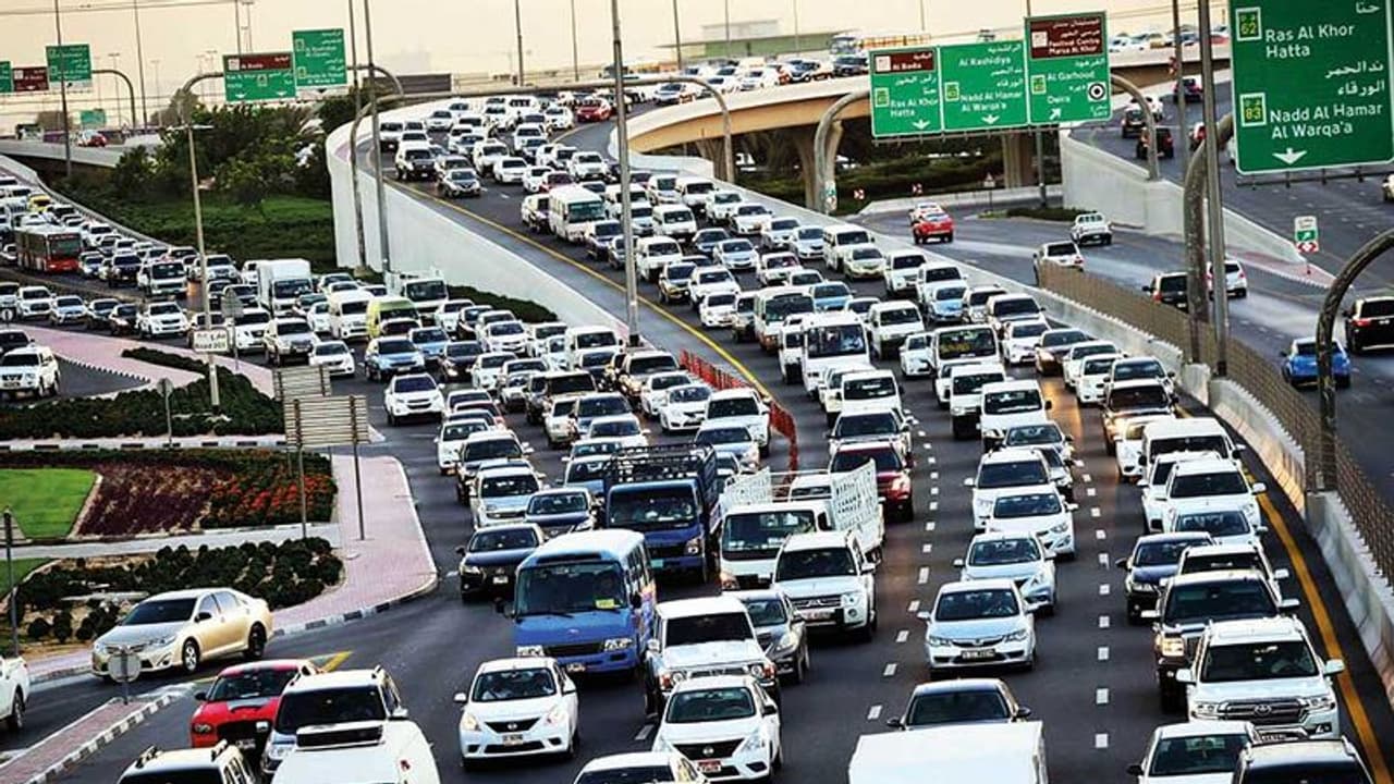 ദുബായില്‍ വാഹനാപകടം; എട്ട് പേര്‍ മരിച്ചു, ആറ് പേര്‍ക്ക് പരിക്ക്