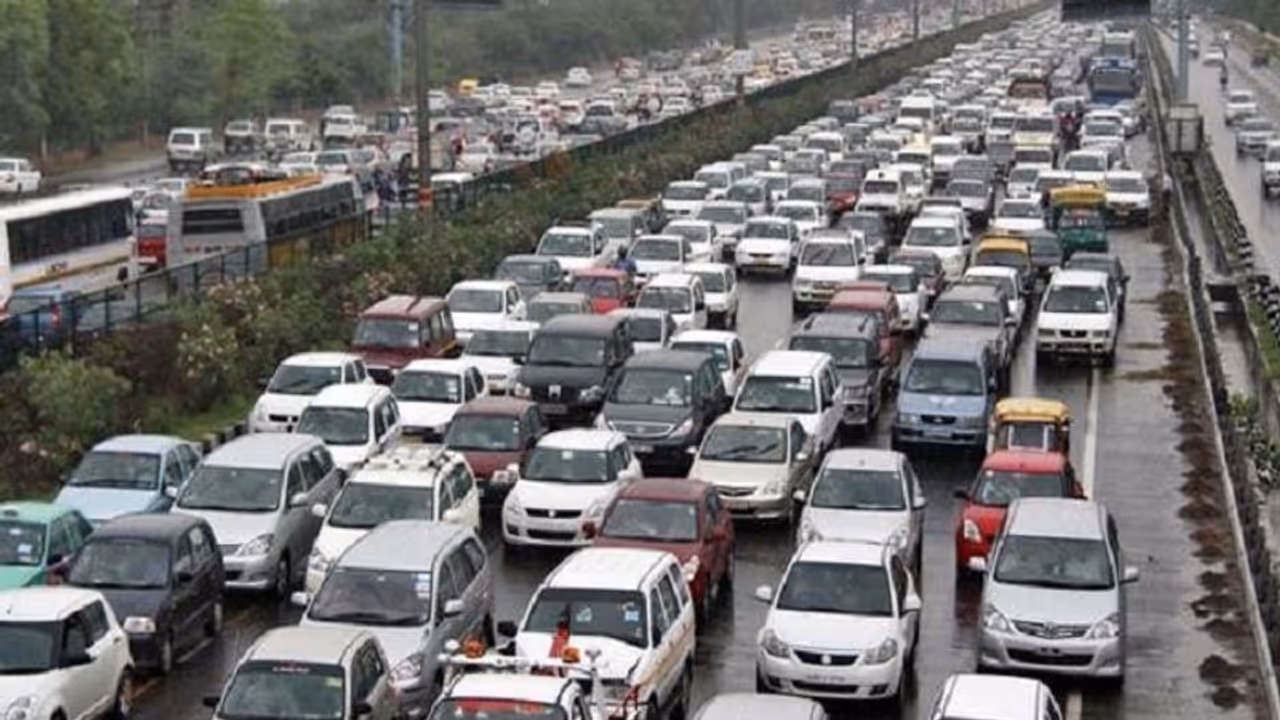 ರಾಜ್ಯದಲ್ಲಿ 2.11 ಕೋಟಿ ವಾಹನಗಳು: ಒಂದೇ ವರ್ಷದಲ್ಲಿ 17 ಲಕ್ಷ ಹೊಸ ವಾಹನ ನೋಂದಣಿ!