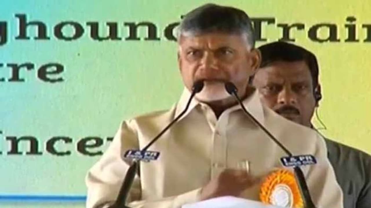 ನರೇಂದ್ರ ಮೋದಿ ಬದಲು ಈ ವ್ಯಕ್ತಿ ಪ್ರಧಾನಿಯಾಗಲು ಸೂಕ್ತ : ನಾಯ್ಡು ನರೇಂದ್ರ ಮೋದಿ ಬದಲು ಈ ವ್ಯಕ್ತಿ ಪ್ರಧಾನಿಯಾಗಲು ಸೂಕ್ತ : ನಾಯ್ಡು