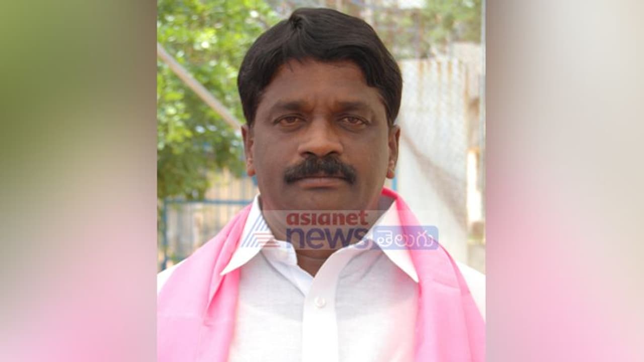 దుబ్బాక ఎమ్మెల్యే రామలింగారెడ్డి మృతి: కేసీఆర్ నివాళులు దుబ్బాక ఎమ్మెల్యే రామలింగారెడ్డి మృతి: కేసీఆర్ నివాళులు