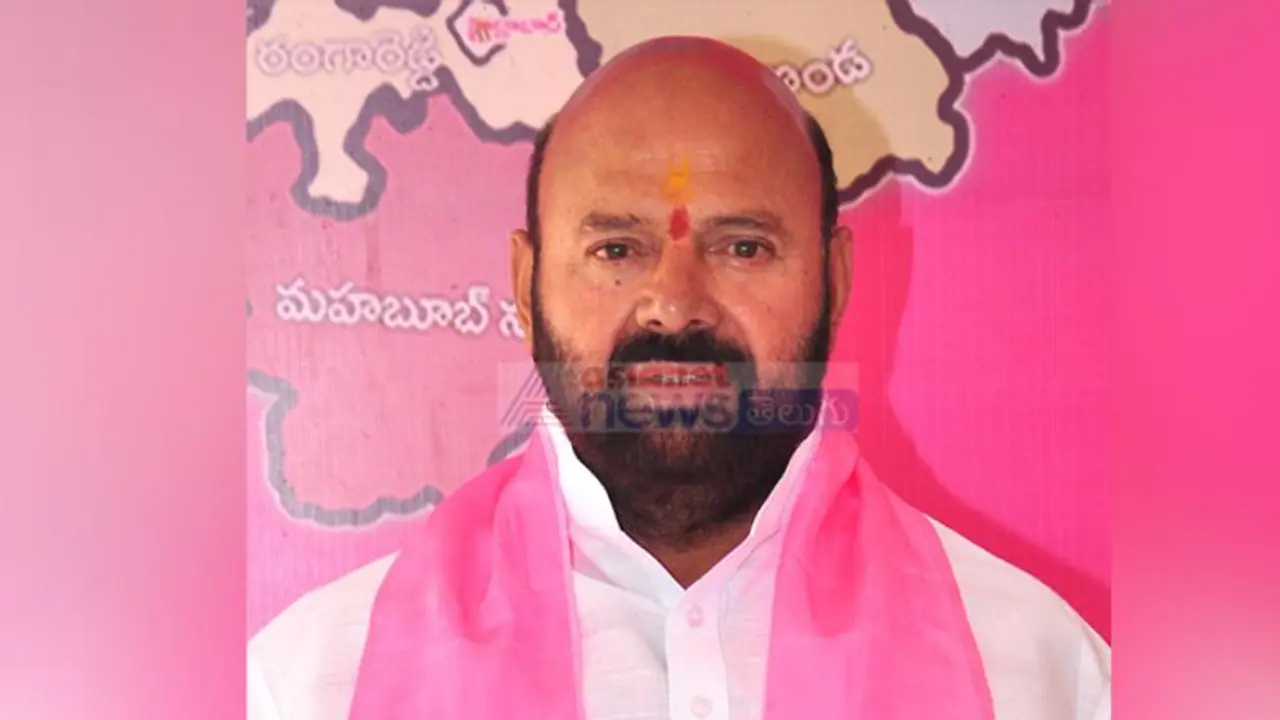 "మా నాన్న అవినీతిపరుడు.. ఆయనను ఎందుకు ఎన్నుకున్నారో తెలియదు" : ముత్తిరెడ్డి కూతురు సంచలన వ్యాఖ్యలు "మా నాన్న అవినీతిపరుడు.. ఆయనను ఎందుకు ఎన్నుకున్నారో తెలియదు" : ముత్తిరెడ్డి కూతురు సంచలన వ్యాఖ్యలు