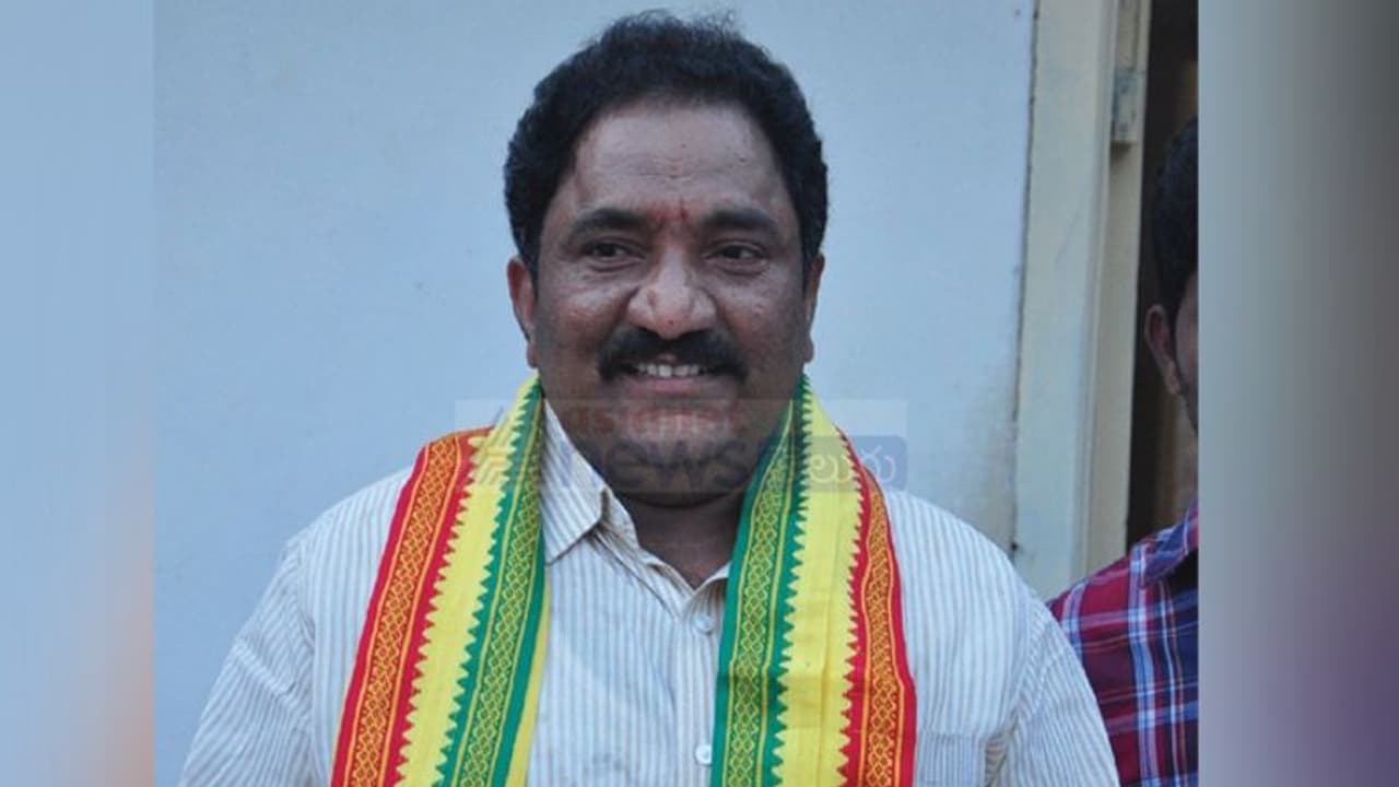 చంద్రబాబుకు ఝలక్: కేసీఆర్ కేబినెట్లో సండ్ర? చంద్రబాబుకు ఝలక్: కేసీఆర్ కేబినెట్లో సండ్ర?