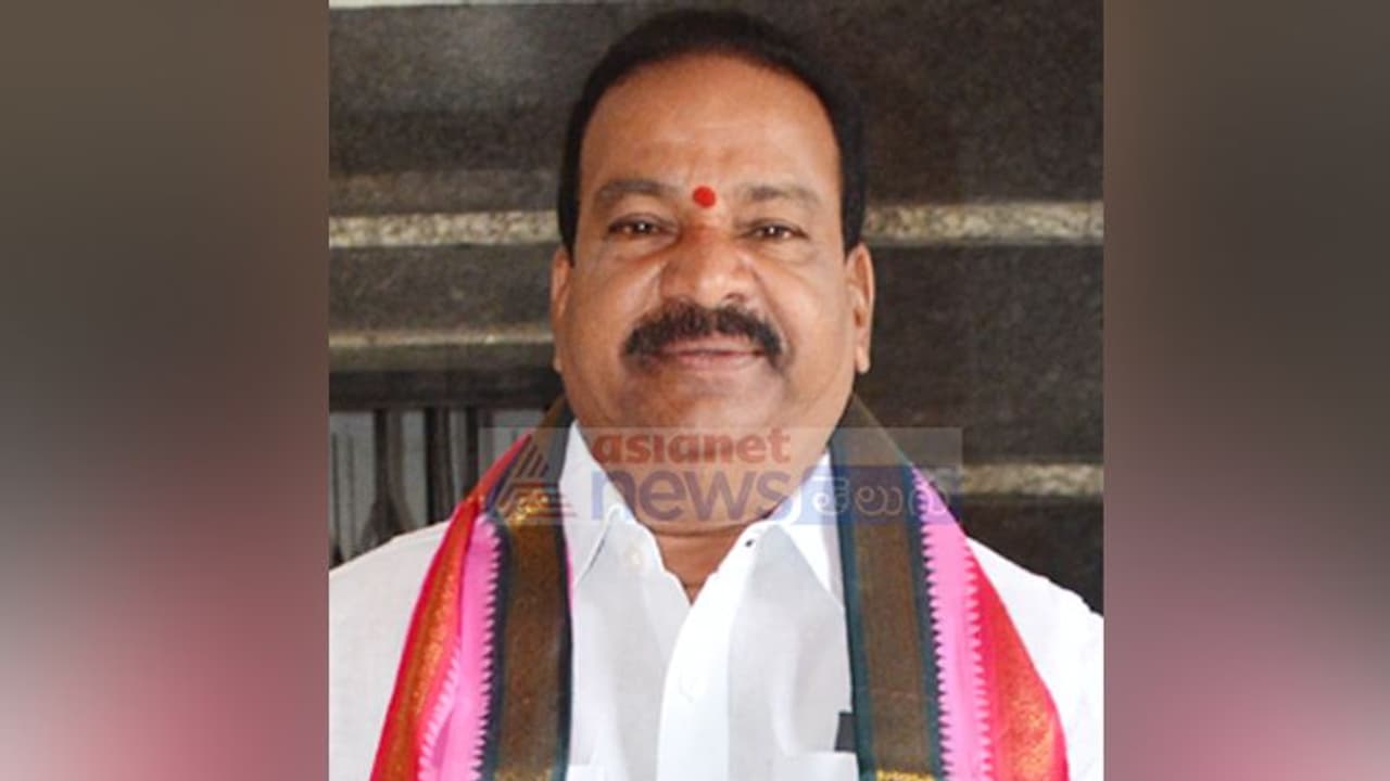 టీఆర్ఎస్ లో అసంతృప్తి: కేసీఆర్ పై ఎమ్మెల్యే అలక, కంటతడి టీఆర్ఎస్ లో అసంతృప్తి: కేసీఆర్ పై ఎమ్మెల్యే అలక, కంటతడి