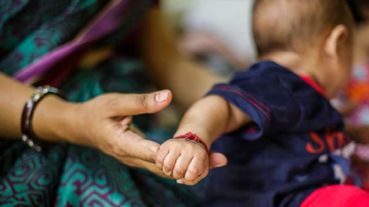 విజయవాడలో దారుణం... ఇద్దరు పిల్లలతో సహా తల్లి ఆత్మహత్య విజయవాడలో దారుణం... ఇద్దరు పిల్లలతో సహా తల్లి ఆత్మహత్య