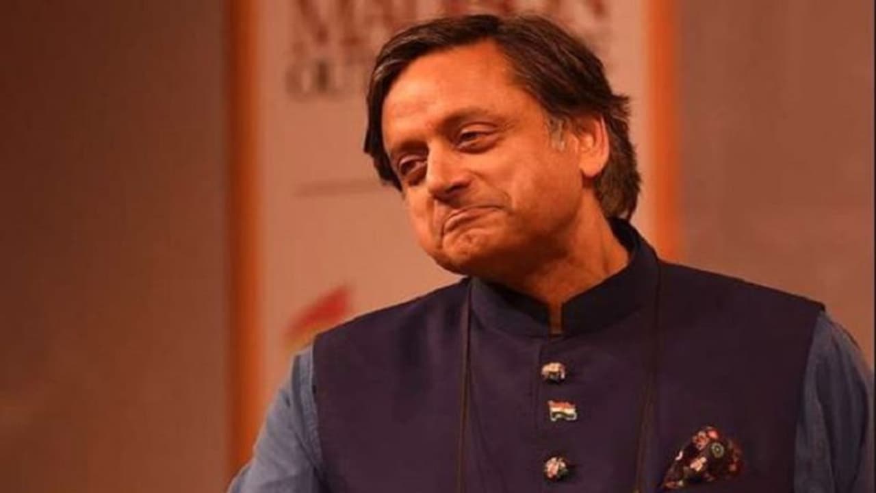 ಮತದಾರನಿಂದ ಬಿಜೆಪಿಗೆ ತ್ರಿಬಲ್ ತಲಾಖ್: ತರೂರ್ ಮತ್ತೆ ಬಾಯ್ಬಿಟ್ರು! ಮತದಾರನಿಂದ ಬಿಜೆಪಿಗೆ ತ್ರಿಬಲ್ ತಲಾಖ್: ತರೂರ್ ಮತ್ತೆ ಬಾಯ್ಬಿಟ್ರು!