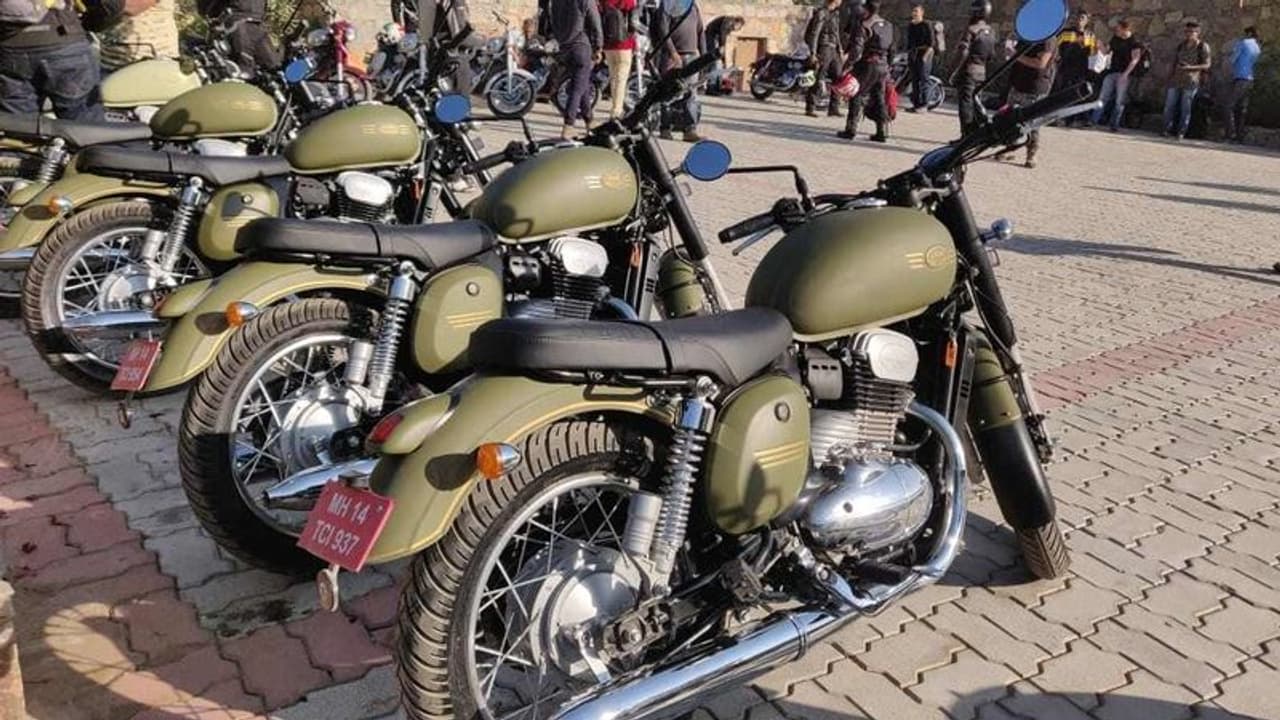 ಶೀಘ್ರದಲ್ಲೇ ಗ್ರಾಹಕರ ಕೈಗೆ ಸಿಗಲಿದೆ ಜಾವಾ ಬೈಕ್ ! ಶೀಘ್ರದಲ್ಲೇ ಗ್ರಾಹಕರ ಕೈಗೆ ಸಿಗಲಿದೆ ಜಾವಾ ಬೈಕ್ !