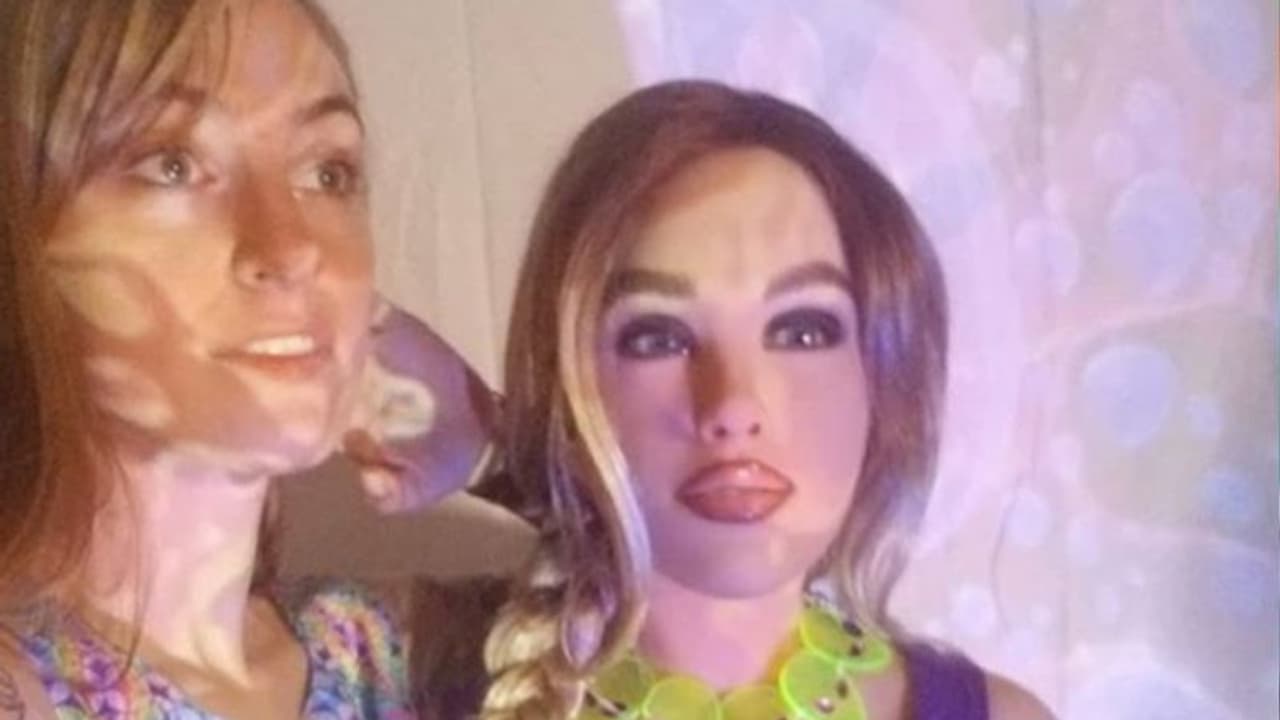 ಹಣ ಸಂಗ್ರಹಕ್ಕಿದ್ದ ಸೆಕ್ಸ್ ರೊಬೋಟ್ ಉದ್ದಿಮೆ ಬಂದ್! ಹಣ ಸಂಗ್ರಹಕ್ಕಿದ್ದ ಸೆಕ್ಸ್ ರೊಬೋಟ್ ಉದ್ದಿಮೆ ಬಂದ್!