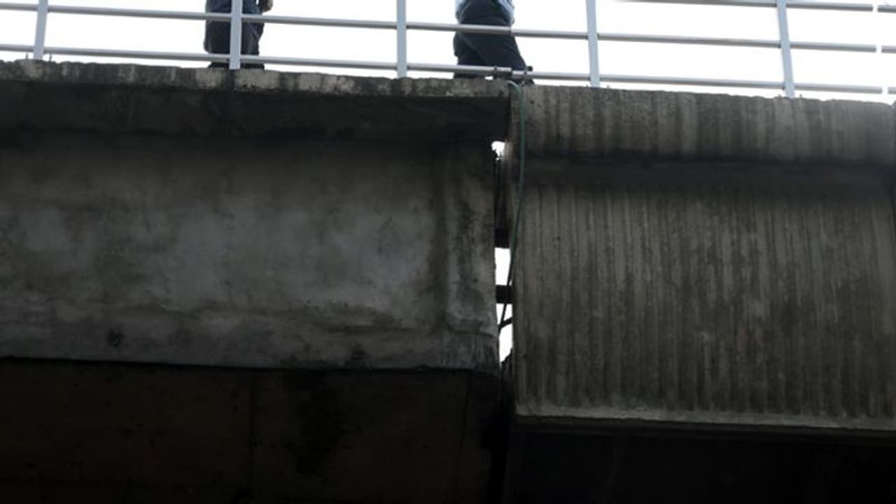 ಮೆಟ್ರೋ ಪಿಲ್ಲರ್‌ನಲ್ಲಿ ಬಿರುಕು: ಎದುರಾಗಿದೆ ಆತಂಕ!