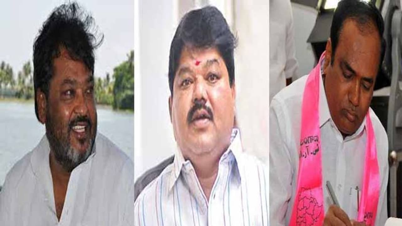 కేసీఆర్ గరం, కఠినమే: ఆ ముగ్గురిపై వేటు ఖాయం కేసీఆర్ గరం, కఠినమే: ఆ ముగ్గురిపై వేటు ఖాయం