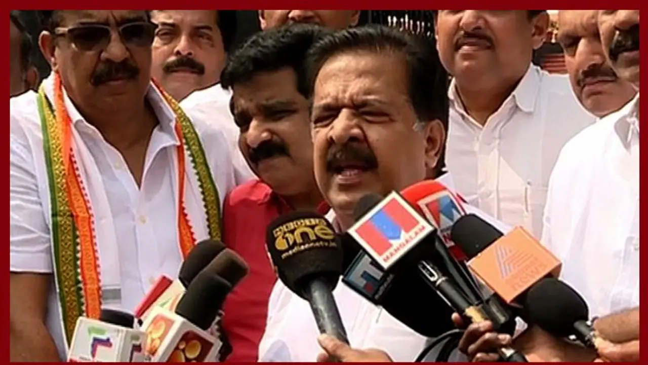 പ്രതിപക്ഷ എംഎൽഎമാർ സത്യഗ്രഹം അവസാനിപ്പിച്ചു; സത്യാഗ്രഹം വിജയമെന്ന് ചെന്നിത്തല പ്രതിപക്ഷ എംഎൽഎമാർ സത്യഗ്രഹം അവസാനിപ്പിച്ചു; സത്യാഗ്രഹം വിജയമെന്ന് ചെന്നിത്തല