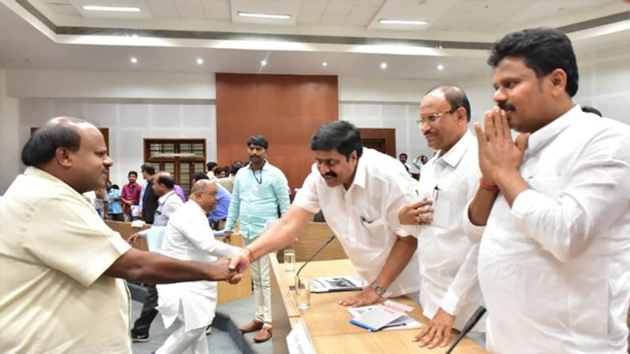 ಹೈ ಕ ಅನುದಾನ 500 ಕೋಟಿ ಹೆಚ್ಚಳಕ್ಕೆ ಸಿಎಂ ಒಪ್ಪಿಗೆ ಹೈ ಕ ಅನುದಾನ 500 ಕೋಟಿ ಹೆಚ್ಚಳಕ್ಕೆ ಸಿಎಂ ಒಪ್ಪಿಗೆ