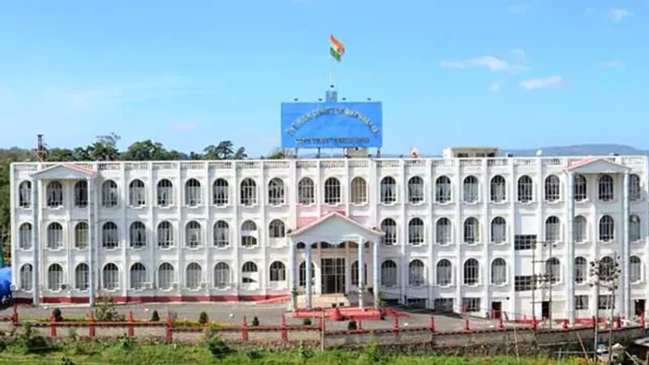 ಭಾರತ ಹಿಂದೂ ದೇಶ: ಮೋದಿ ಮಾಡ್ತಾರೆ ಎಂದ ಹೈಕೋರ್ಟ್ ನ್ಯಾಯಾಧೀಶ! ಭಾರತ ಹಿಂದೂ ದೇಶ: ಮೋದಿ ಮಾಡ್ತಾರೆ ಎಂದ ಹೈಕೋರ್ಟ್ ನ್ಯಾಯಾಧೀಶ!