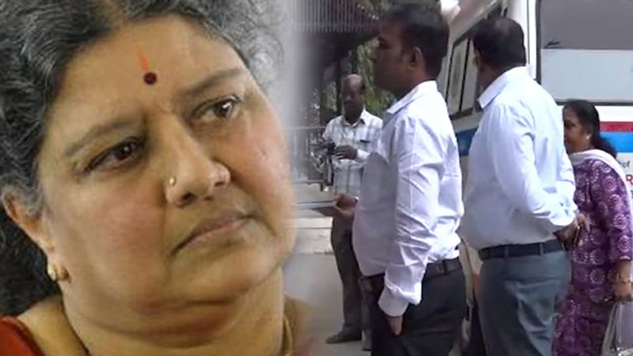 Sasikala questioned for disproportionate assets by income tax department