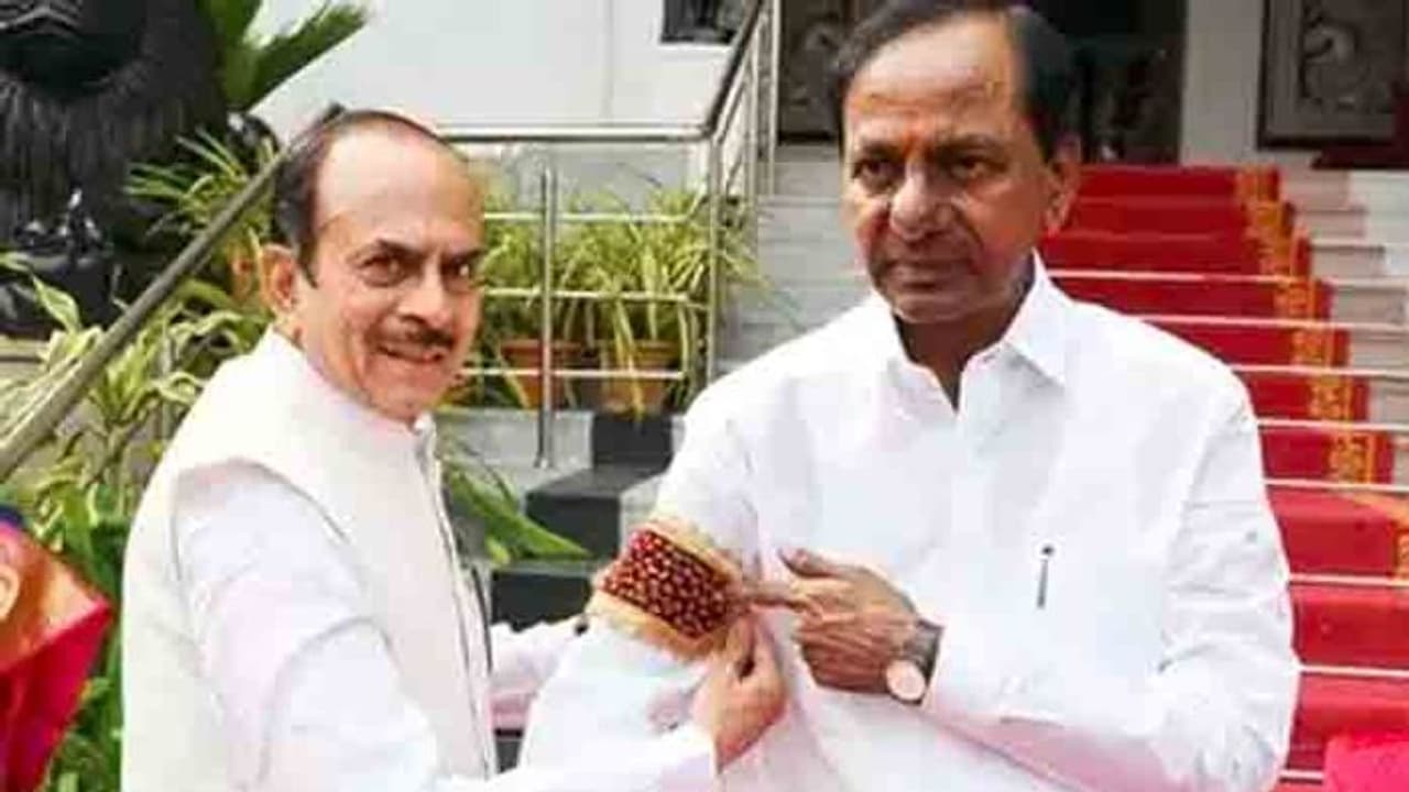 మొహమూద్ అలీ ఇంట్లో కేసీఆర్కు ప్రత్యేక గది... ఆయన వస్తేనే తెరిచేది మొహమూద్ అలీ ఇంట్లో కేసీఆర్కు ప్రత్యేక గది... ఆయన వస్తేనే తెరిచేది