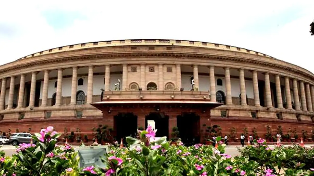 सुप्रीम कोर्ट के फैसले के बाद बैकफुट पर कांग्रेस, भाजपा ने कहा कि माफी मांगे राहुल