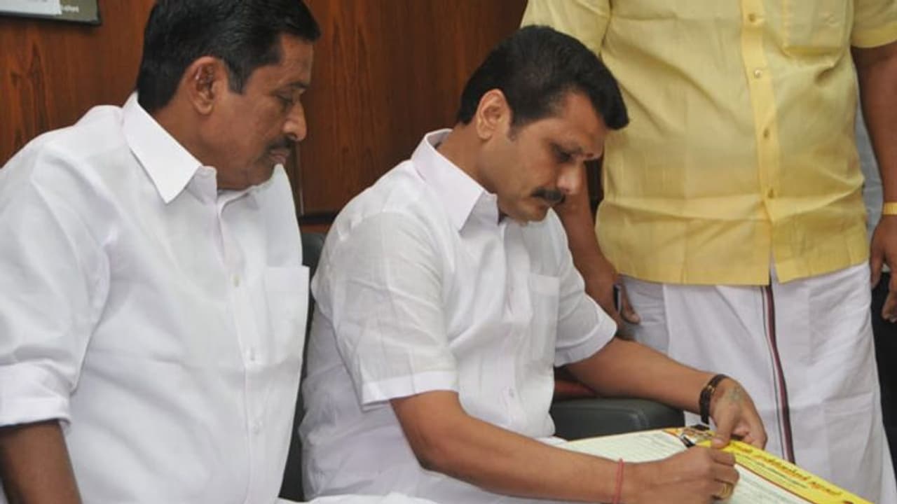 எங்க அண்ணனோட டார்கெட்டே இதான்... லோக்கல் கைகளை பீதி கிளப்ப வைத்த செந்தில் பாலாஜியின் ஸ்கெட்ச்!! எங்க அண்ணனோட டார்கெட்டே இதான்... லோக்கல் கைகளை பீதி கிளப்ப வைத்த செந்தில் பாலாஜியின் ஸ்கெட்ச்!!