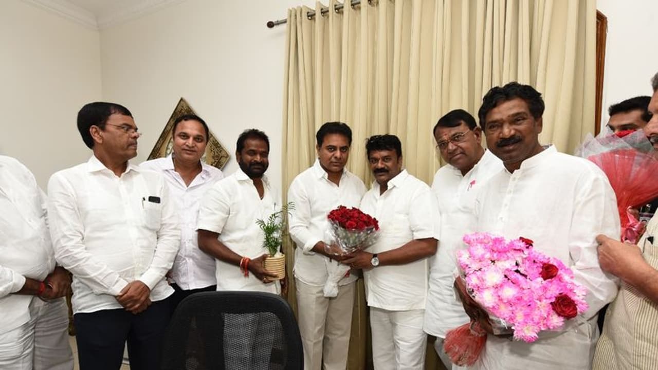 వర్కింగ్ ప్రెసిడెంట్ హోదాలో తెలంగాణ భవన్కు కేటీఆర్ వర్కింగ్ ప్రెసిడెంట్ హోదాలో తెలంగాణ భవన్కు కేటీఆర్