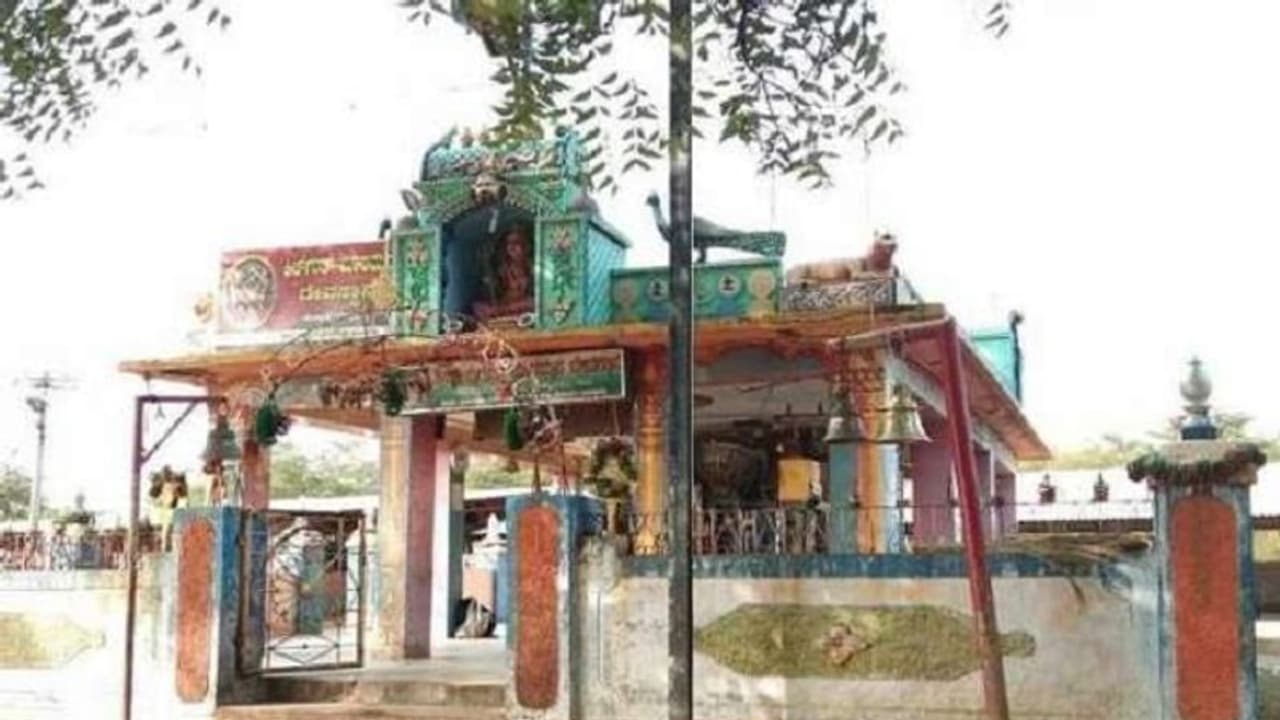 ಪ್ರಸಾದ ಸೇವಿಸಿ ಭಕ್ತರ ಸಾವು: ಮಾರಮ್ಮ ಮುಜರಾಯಿ ಇಲಾಖೆ ವಶಕ್ಕೆ? ಪ್ರಸಾದ ಸೇವಿಸಿ ಭಕ್ತರ ಸಾವು: ಮಾರಮ್ಮ ಮುಜರಾಯಿ ಇಲಾಖೆ ವಶಕ್ಕೆ?