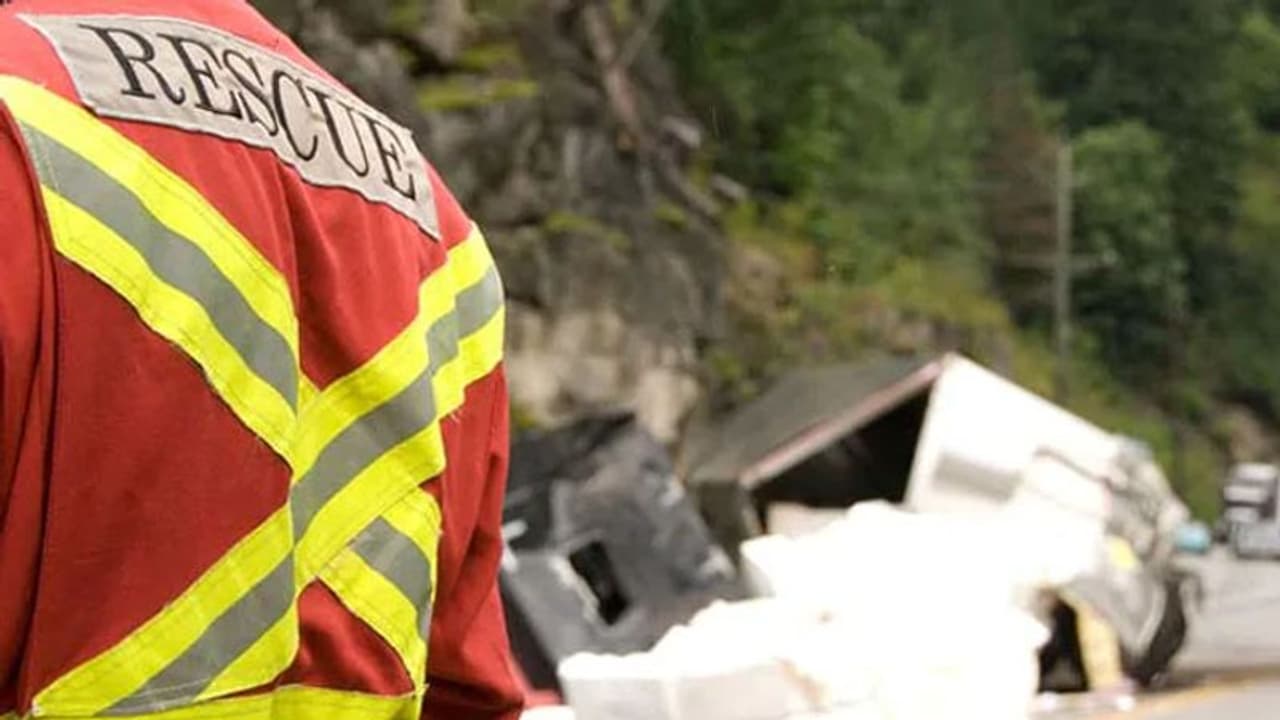 നേപ്പാളില് ട്രക്ക് പുഴയിലേക്ക് മറിഞ്ഞ് 20 മരണം നേപ്പാളില് ട്രക്ക് പുഴയിലേക്ക് മറിഞ്ഞ് 20 മരണം