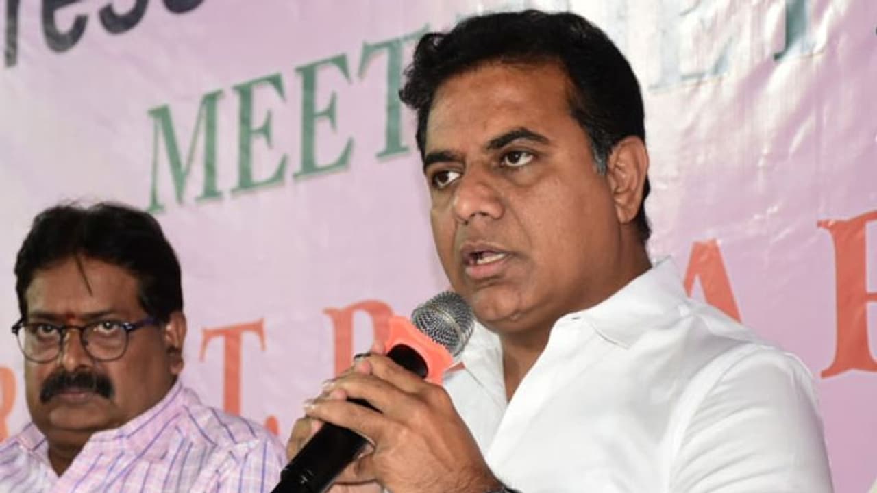 కేటీఆర్ కు కళ్ల కలక: కొన్నాళ్లు విశ్రాంతి, ఆయన కామెంట్ ఇదీ.. కేటీఆర్ కు కళ్ల కలక: కొన్నాళ్లు విశ్రాంతి, ఆయన కామెంట్ ఇదీ..