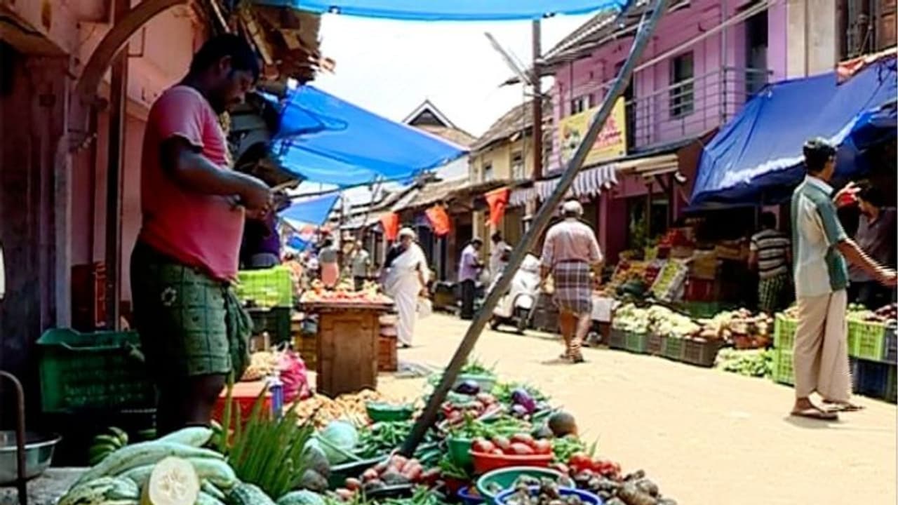 മിഠായി തെരുവിന് പിന്നാലെ ഹര്ത്താലിനോട് 'നോ' പറഞ്ഞ് ചാലയിലെ വ്യാപരികളും മിഠായി തെരുവിന് പിന്നാലെ ഹര്ത്താലിനോട് 'നോ' പറഞ്ഞ് ചാലയിലെ വ്യാപരികളും