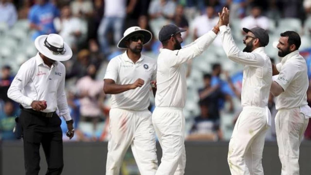 పెర్త్ టెస్ట్: ముగిసిన ఆట, 175 పరుగుల ఆధిక్యంలో ఆసీస్ పెర్త్ టెస్ట్: ముగిసిన ఆట, 175 పరుగుల ఆధిక్యంలో ఆసీస్