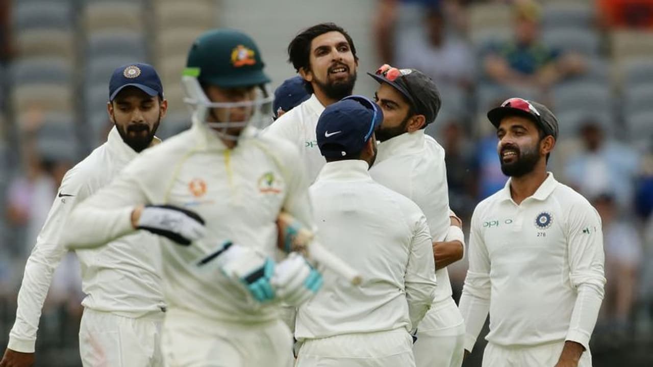 ಪರ್ತ್ ಟೆಸ್ಟ್: ಭಾರತ ವಿರುದ್ಧ ಆಸ್ಟ್ರೇಲಿಯಾಗೆ 175 ರನ್ ಮುನ್ನಡೆ ಪರ್ತ್ ಟೆಸ್ಟ್: ಭಾರತ ವಿರುದ್ಧ ಆಸ್ಟ್ರೇಲಿಯಾಗೆ 175 ರನ್ ಮುನ್ನಡೆ